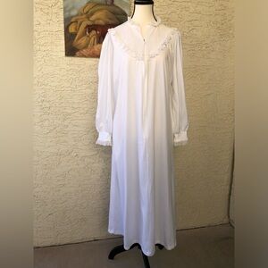 Le Voy vintage nightgown from 1970s medium